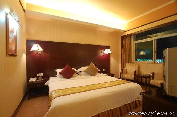 Vienna Hotel Airport Branch Shenzhen 3*,  China